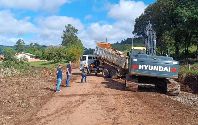 Barra Bonita inicia obras de pavimentação rural com investimento de R$ 3 milhões