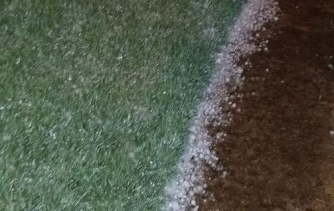 VÍDEO: Chuva de granizo atinge Campo Erê na noite deste sábado
