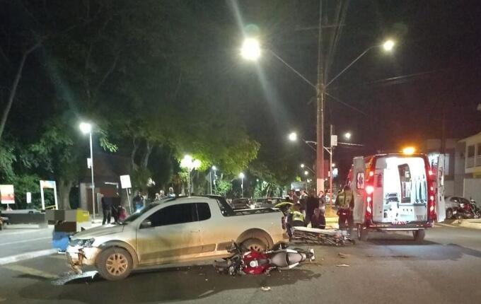 Motociclista fica ferido em colisão com carro em Itapiranga