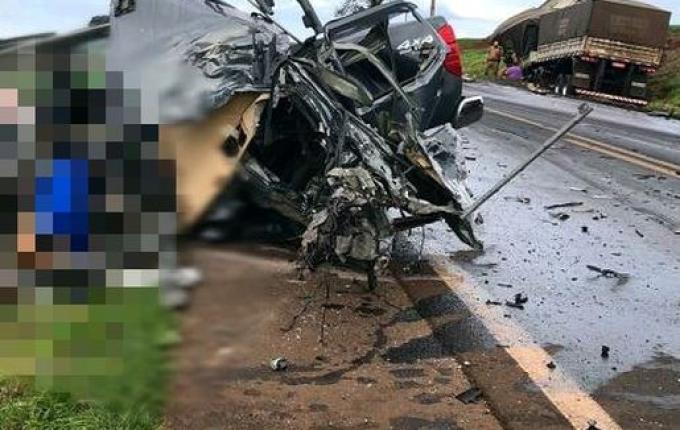 Filho mata o pai com golpe de faca e morre em acidente durante fuga no PR