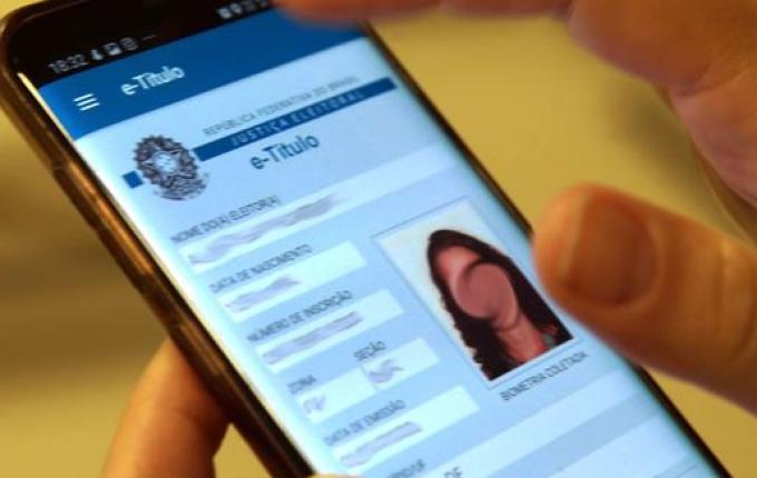 Jovens que completaram 15 anos já podem tirar título de eleitor