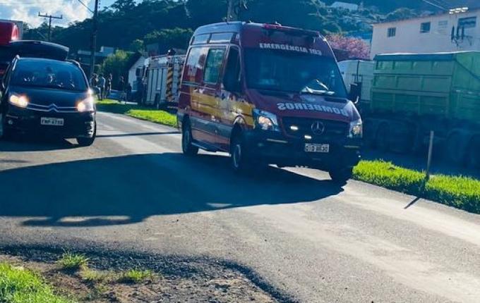 Jovem fica gravemente ferida em atropelamento no centro de Itapiranga