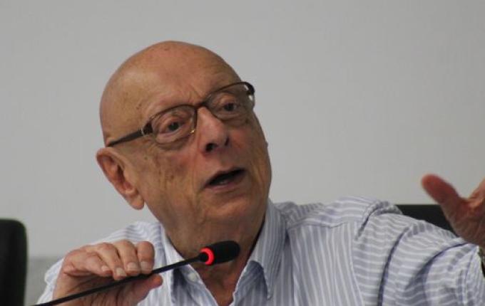 "Crise no preço do leite exige ação imediata", alerta senador Esperidião Amin