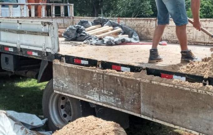 Ação entre amigos possibilita revitalização do campo de areia no interior