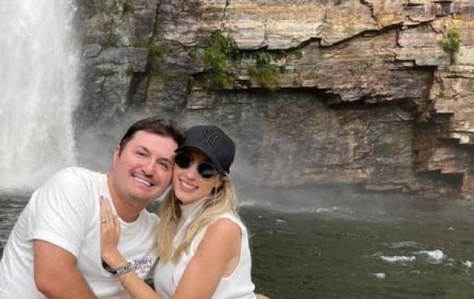 "Era pra ser a gente", diz casal de SC que visitou local antes de rocha cair em MG