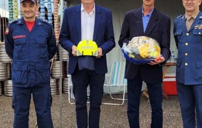 Bombeiros de Iporã do Oeste recebem novos Equipamentos de Proteção Multimissão