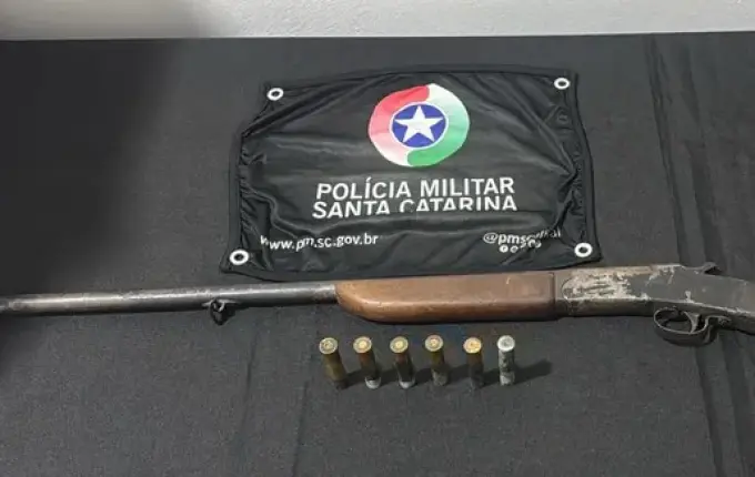 Polícia Militar apreende espingarda e prende homem no interior de Cunha Porã