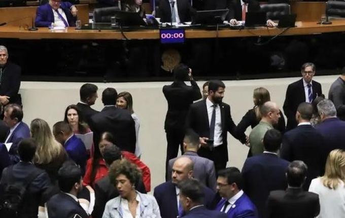 Câmara aprova urgência para votar direito à bagagem de mão gratuita