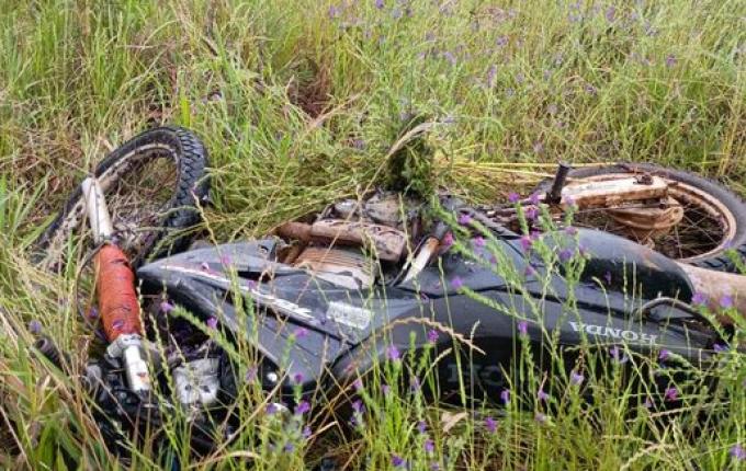 Motociclista foge da PM e abandona moto argentina em Dionísio Cerqueira