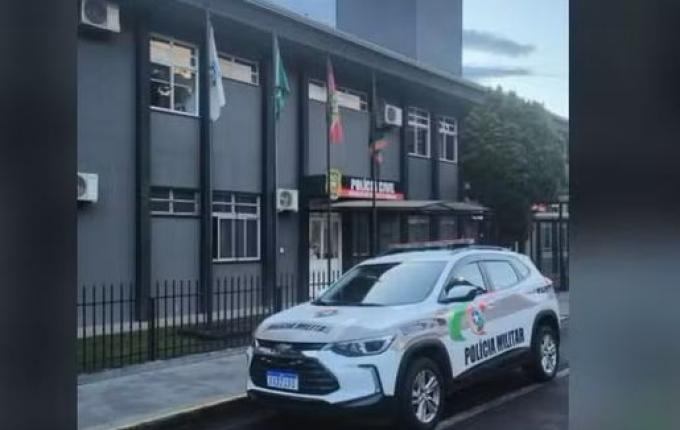 Mãe e padrasto são presos após morte de bebê de 8 meses em SC