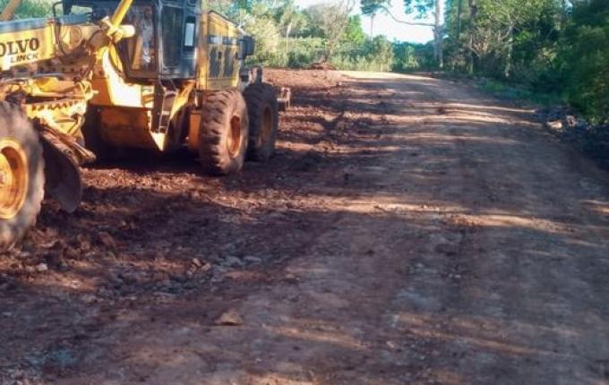 Comunidade do interior recebe obra de calçamento em Palma Sola