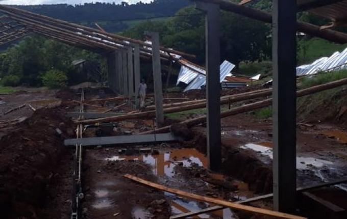 Vídeo: Temporal causa estragos no interior de Iporã do Oeste