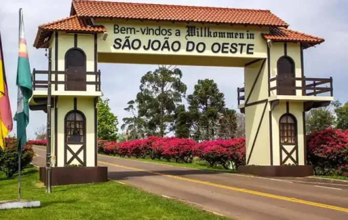 Urbanismo de SJO trabalha na limpeza da cidade e reestruturação de jardins