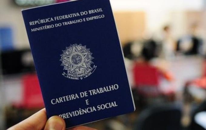 Geração de empregos cai 30% em SMO, mas setor de serviços sustenta saldo positivo