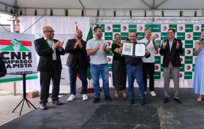 Governo lança edital para oferecer 30 mil CNHs gratuitas e ampliar acesso ao emprego