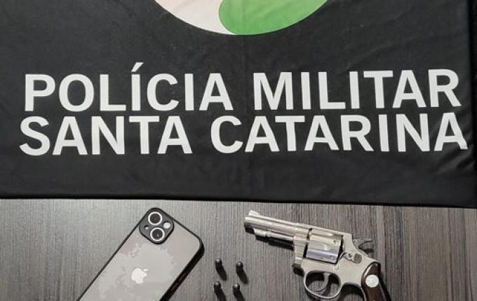 Polícia prende homem armado após ameaça a funcionários de casa de shows em Maravilha