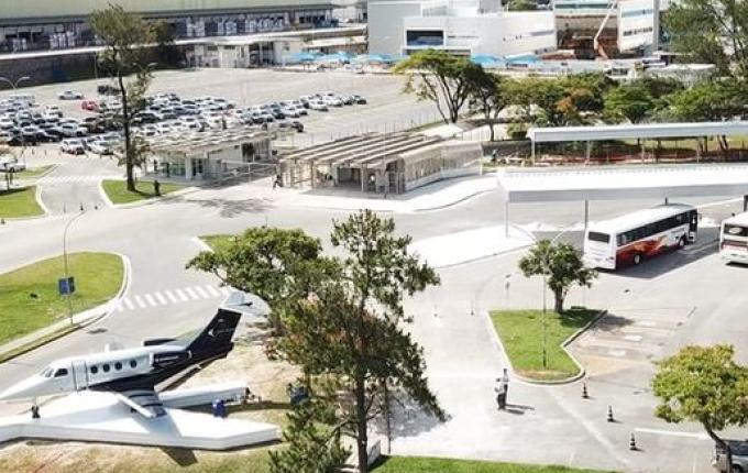 Embraer fecha acordos para suspensão temporária de contratos e redução salarial