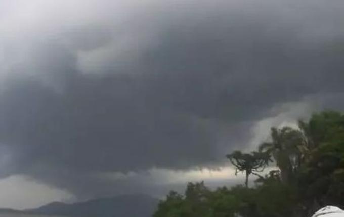 Defesa Civil alerta para risco de temporais e calor intenso em SC