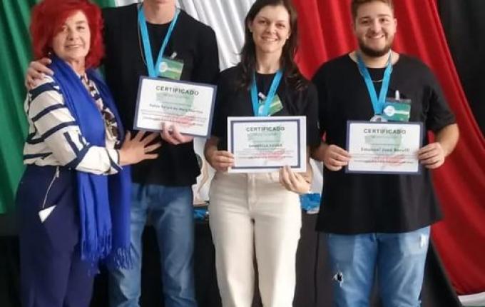 Alunos de Campo Erê são destaques na feira regional de ciências