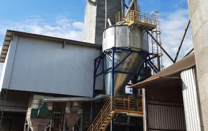 Vídeo: Incêndio atinge silo secador de grãos da Cooper A1 de Iporã do Oeste