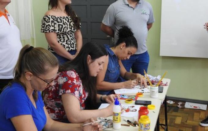 Professores da rede municipal participam de formação pedagógica