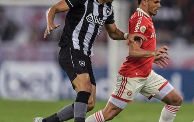 Inter vence o Botafogo no Rio e diminui diferença para o Palmeiras