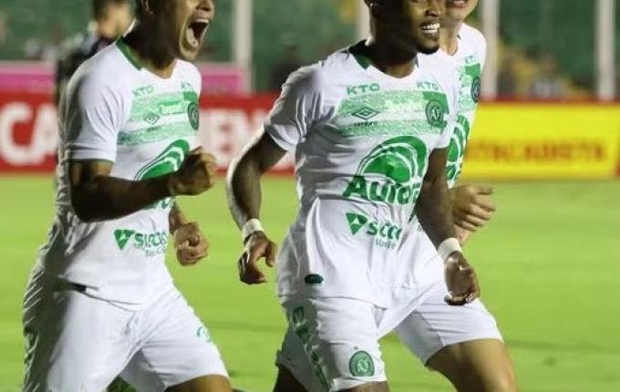 Chapecoense terá mudanças na escalação para encarar o Joinville