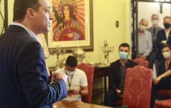 Moisés nega contatos sobre respiradores: "não conversamos com ninguém"