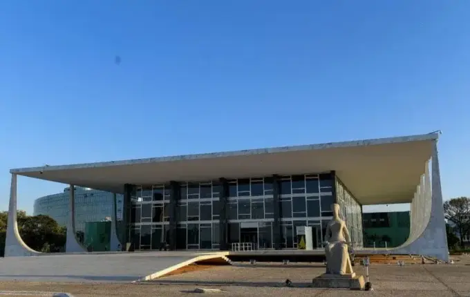 STF derruba decretos em SC que dispensavam comprovante de vacina contra Covid-19 em escolas