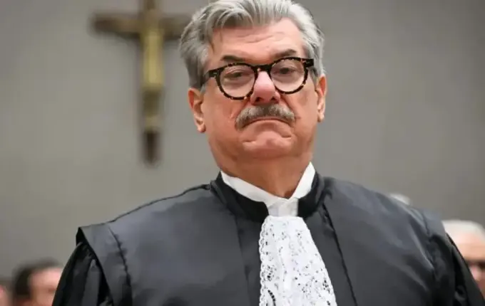 STJ corta 65% do salário de ministro acusado de assédio sexual em SC