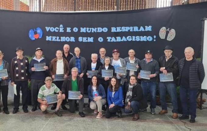 Encontro com ex-fumantes reúne mais de 100 pessoas em São João do Oeste