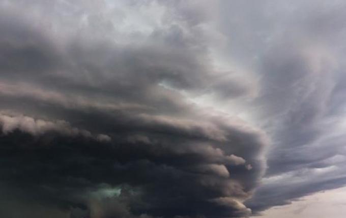 Ciclone subtropical pode se formar sobre SC no fim de semana e Marinha do Brasil emite aviso