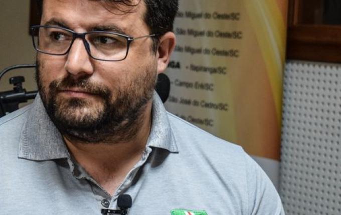 VÍDEO: Secretário pede desculpas a mãe de criança trocada em creche