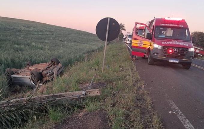Homem fica ferido em capotamento na SC-305 em Campo Erê