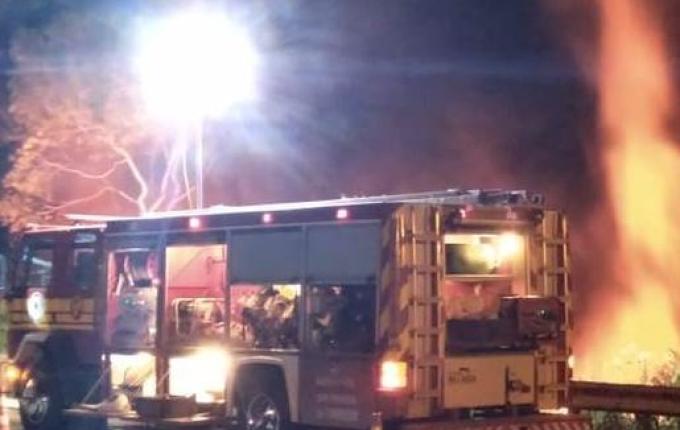 Casal morre carbonizado após colisão na SC-418