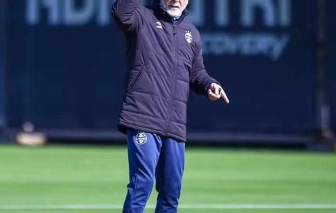 Entenda a estratégia do Grêmio para contratar reforços nas janelas de transferências