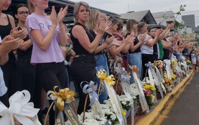 Comoção e homenagens marcam despedida a Pedro Valdir Gauer