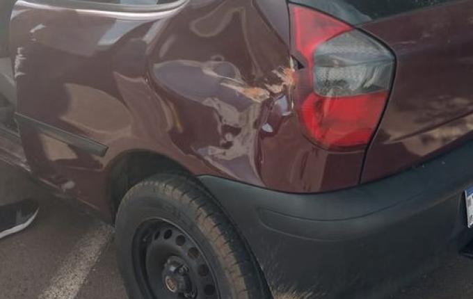 Polícia recolhe veículo após motorista efetuar manobras perigosas