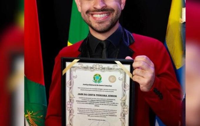 Protocolado pedido de impeachment contra o vice-prefeito de Lages, acusado de violência doméstica