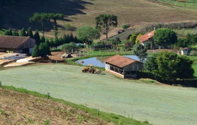 Governo de SC lança programa de R$ 1 bilhão para fortalecer cooperativas e agroindústrias