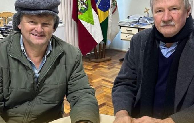 Prefeito de Tunápolis reassume cargo após tratamento de saúde