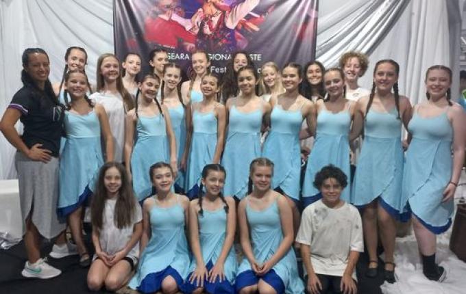Escola Porto Novo é destaque na etapa Regional Oeste do Dança Catarina