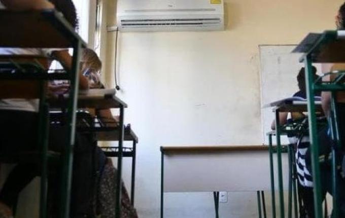 Justiça suspende edital do maior concurso da Educação de SC