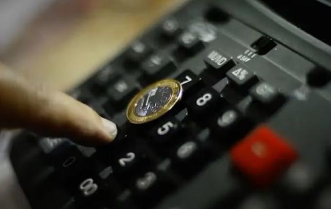 Contas públicas registram déficit de R$ 33,7 bilhões em maio, aponta Banco Central