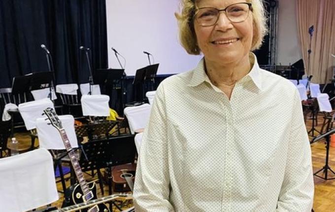 Primeira bibliotecária de Itapiranga recebe homenagens