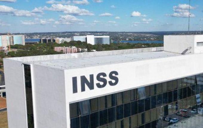 Governo inicia pagamentos a aposentados com descontos indevidos no INSS