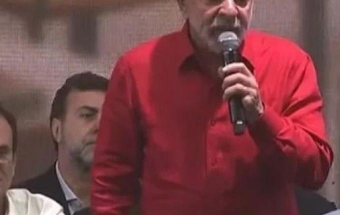 Lula diz que Congresso nunca teve qualidade "baixo nível como tem agora"