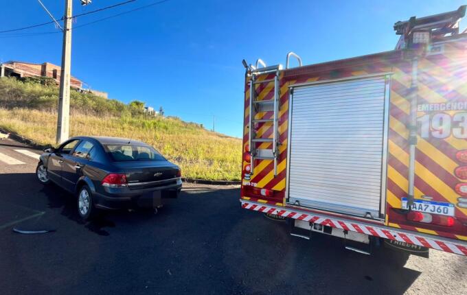 Colisão entre moto e carro deixa jovem com fratura exposta na SC-492 em São Miguel do Oeste