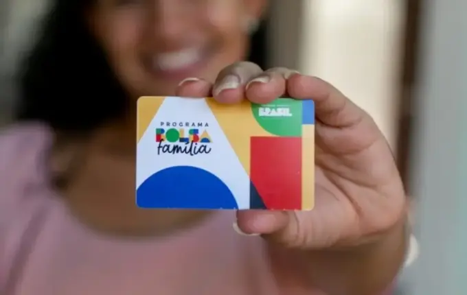 Bolsa Família antecipa calendário e 217 municípios recebem pagamentos antes do previsto