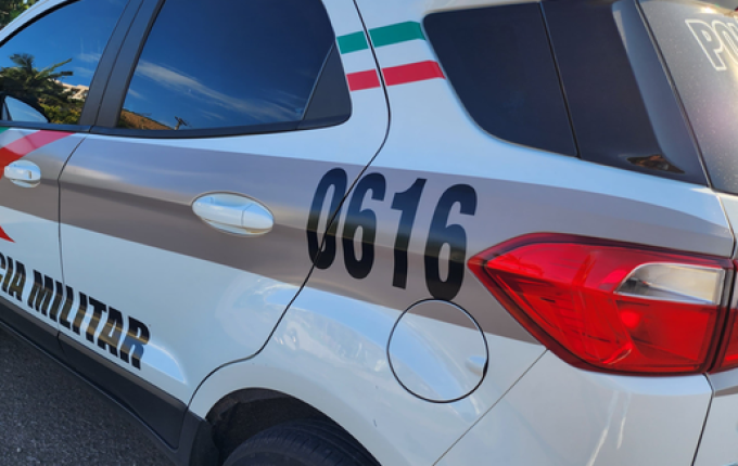 Homem furta dinheiro, agride mulher e é preso em Itapiranga